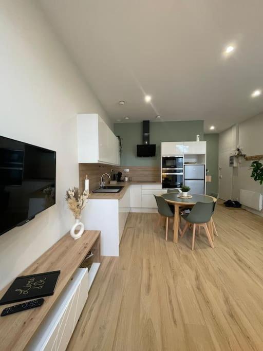Joli Appartement Avec Parking - Proche Centre Ville Chartres Extérieur photo