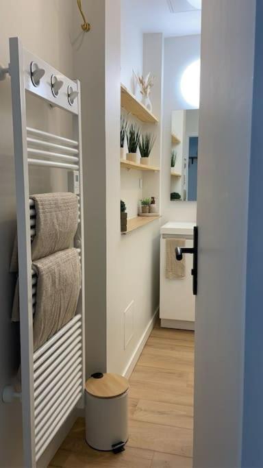 Joli Appartement Avec Parking - Proche Centre Ville Chartres Extérieur photo